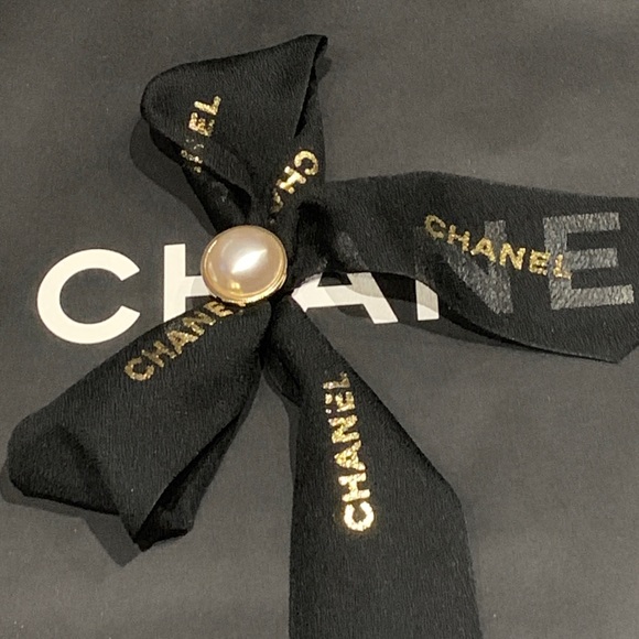 Chanel 2022 Christmas packaging ribbon and pearl - Picture 3 of 9